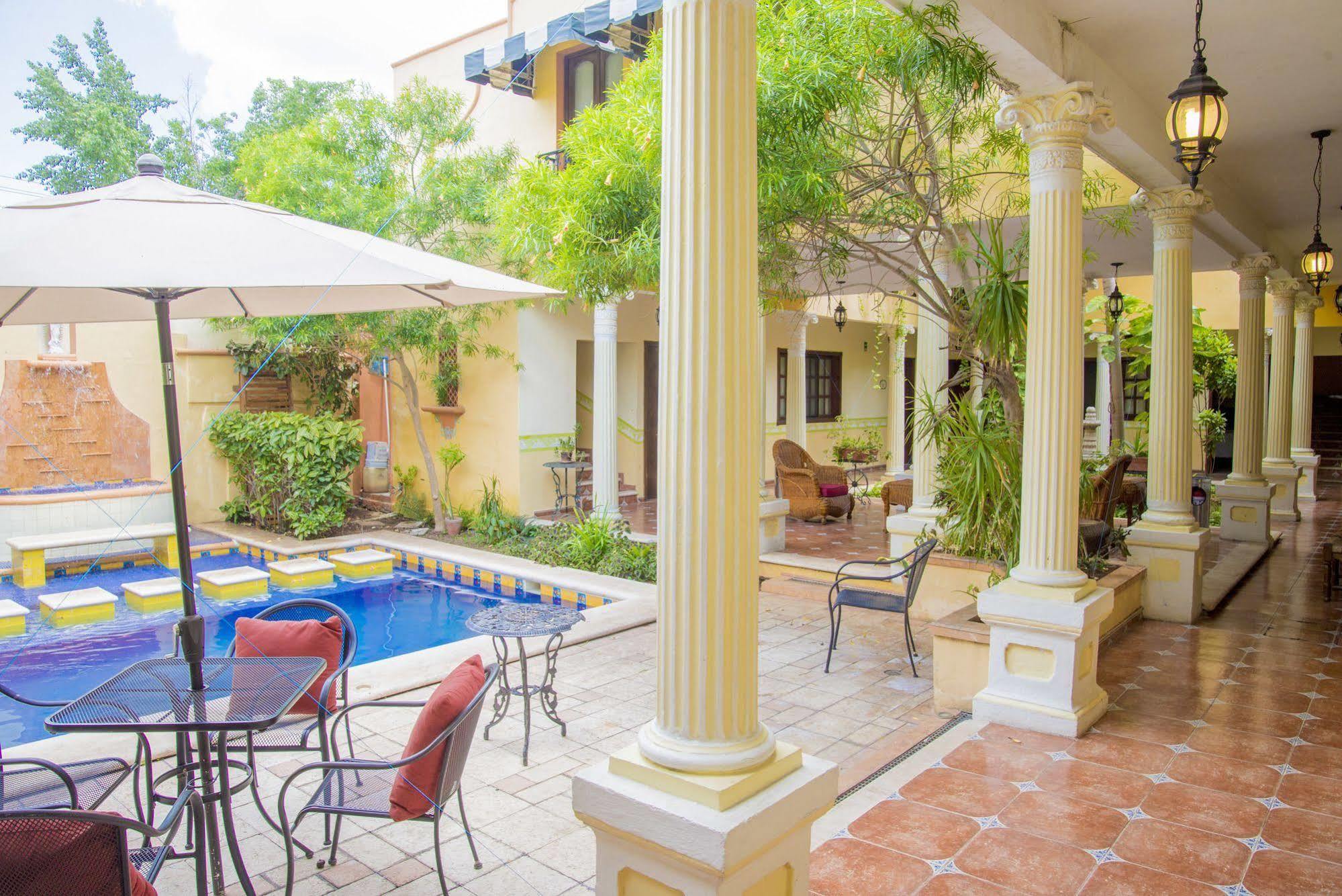 Casa De Las Columnas Merida Bagian luar foto